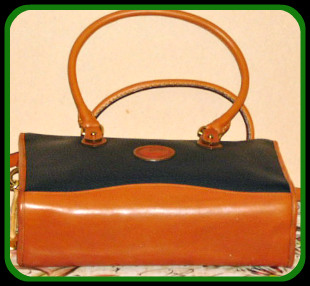 Vintage Dooney and Bourke All-Weather Leather AWL Shoulder Satchel Zipper-Top Case Vintage Dooney and Bourke All-Weather Leather AWL Shoulder Satchel Zipper-Top Case