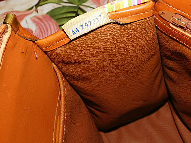 Vintage Dooney and Bourke All-Weather Leather AWL Shoulder Satchel Zipper-Top Case Vintage Dooney and Bourke All-Weather Leather AWL Shoulder Satchel Zipper-Top Case