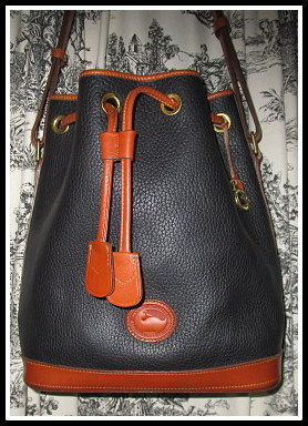 ﻿Vintage Dooney and Bourke All-Weather Leather Collection Drawstring Bucket  Bag