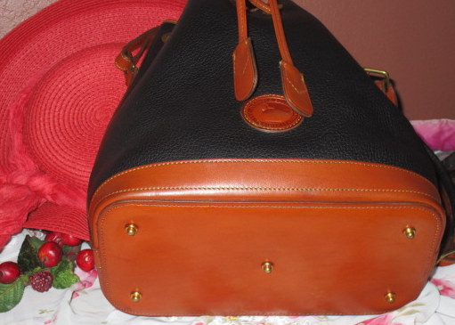 Vintage Dooney Bucket Bag