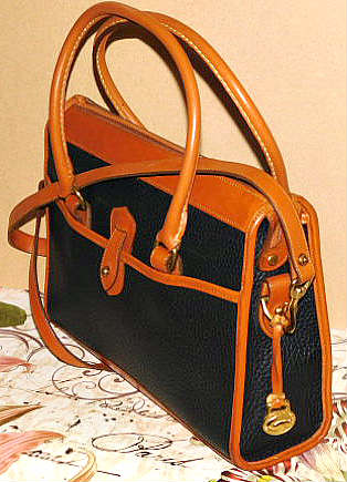 Vintage Dooney and Bourke All-Weather Leather AWL Shoulder Satchel Zipper-Top Case Vintage Dooney and Bourke All-Weather Leather AWL Shoulder Satchel Zipper-Top Case