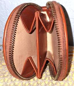 Vintage Dooney and Bourke  All-Weather Leather Big Duck  Bone and British Tan  Zipalong Coin Purse! 