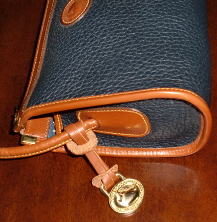 Vintage Dooney & Bourke AWL Classic Zip Top Bag Tan Navy 