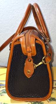 Vintage Dooney and Bourke  All-Weather Leather AWL  Classic Zipper Top Shoulder Satchel