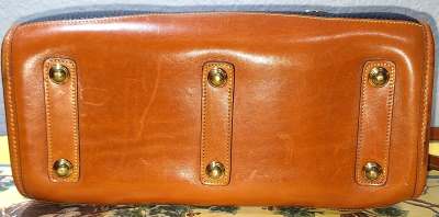 Vintage Dooney and Bourke  All-Weather Leather AWL  Classic Zipper Top Shoulder Satchel