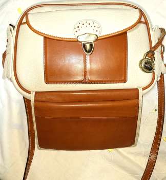 Vintage Dooney and Bourke  All-Weather Leather® Collection  Large Kilty