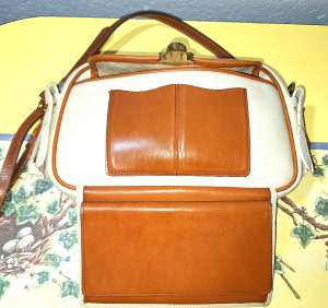 Vintage Dooney and Bourke  All-Weather Leather® Collection  Large Kilty 